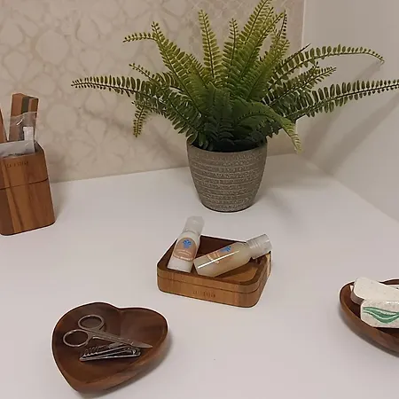 Fountain Suite Gmunden - Garden - Luxurioeses Apartment Mit Garten & Terrasse Lägenhet *