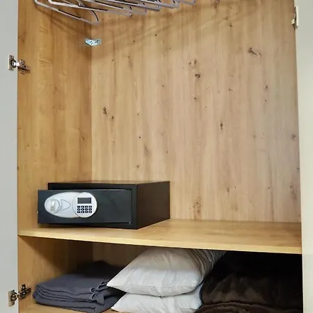 Lägenhet Fountain Suite Gmunden - Garden - Luxurioeses Apartment Mit Garten & Terrasse *