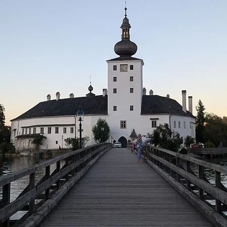 شقة Fountain - Garden - Luxurioeses Mit Garten & Terrasse غموندين