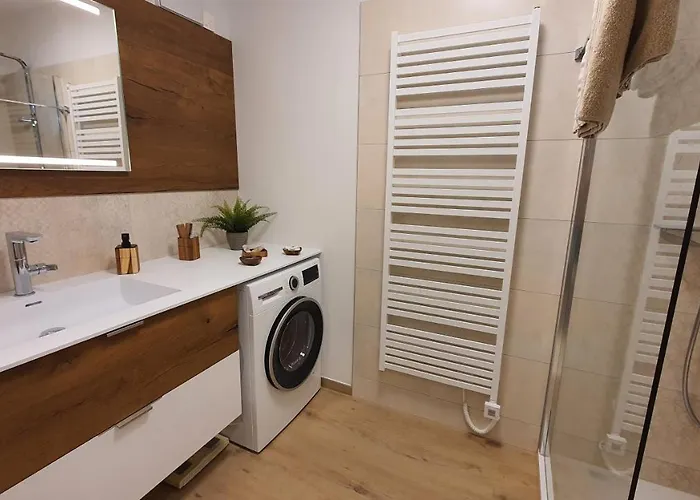 Fountain - Garden - Luxurioeses Mit Garten & Terrasse * غموندين